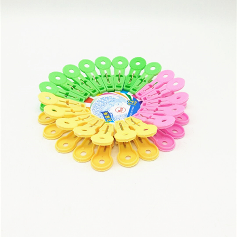 Sunshine Department Store's 20 colorful peacock plastic small clips for clothes and quilts drying, strong windproof clips details Picture