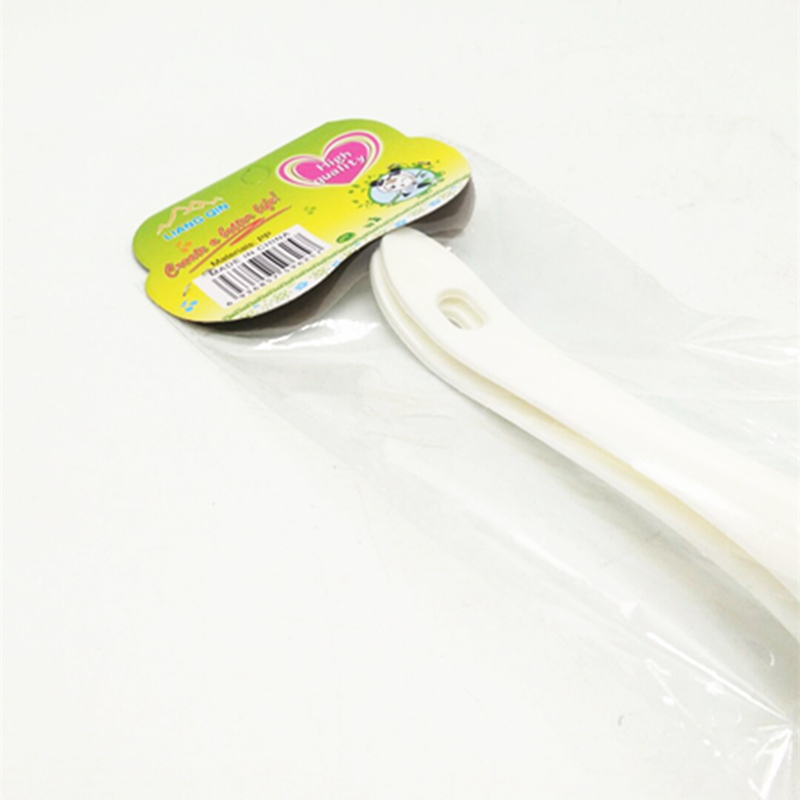 Sunshine Department Store's new plastic soup spoons, household long-handled porridge spoons, and plastic thickened soup spoons Application Scenario