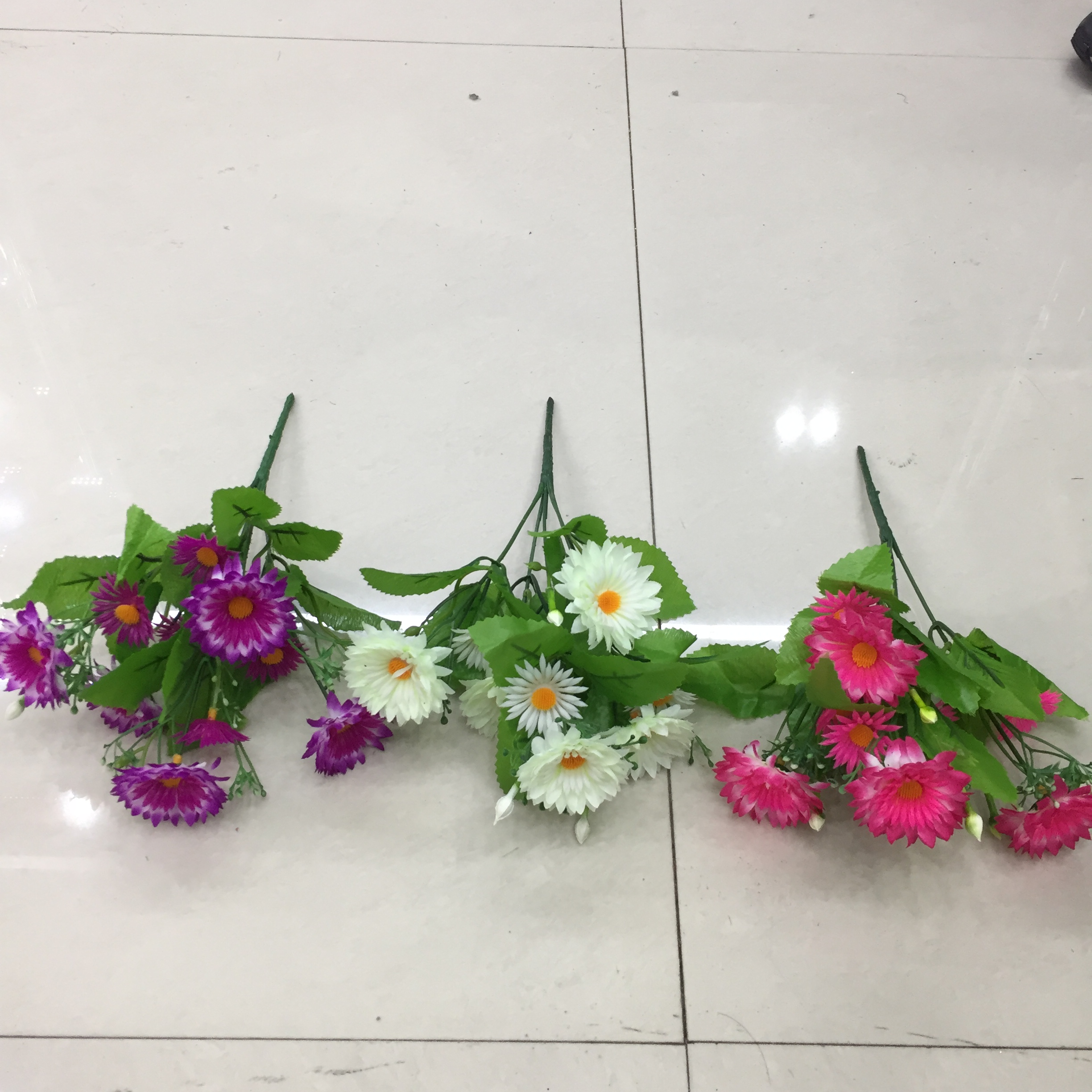 Five-pronged flower core chrysanthemum artificial flower Application Scenario