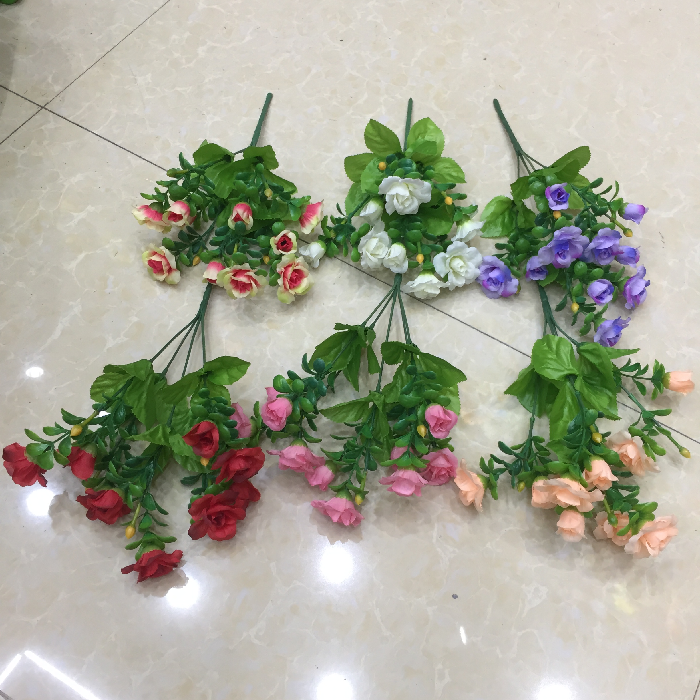 Five-pronged spring-colored rose bud artificial flower details Picture
