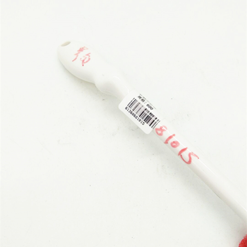 Sunshine Department Store's new creative long-handled non-stick oil pan brush for cleaning, kitchen dishwashing, degreasing and pot washing Application Scenario