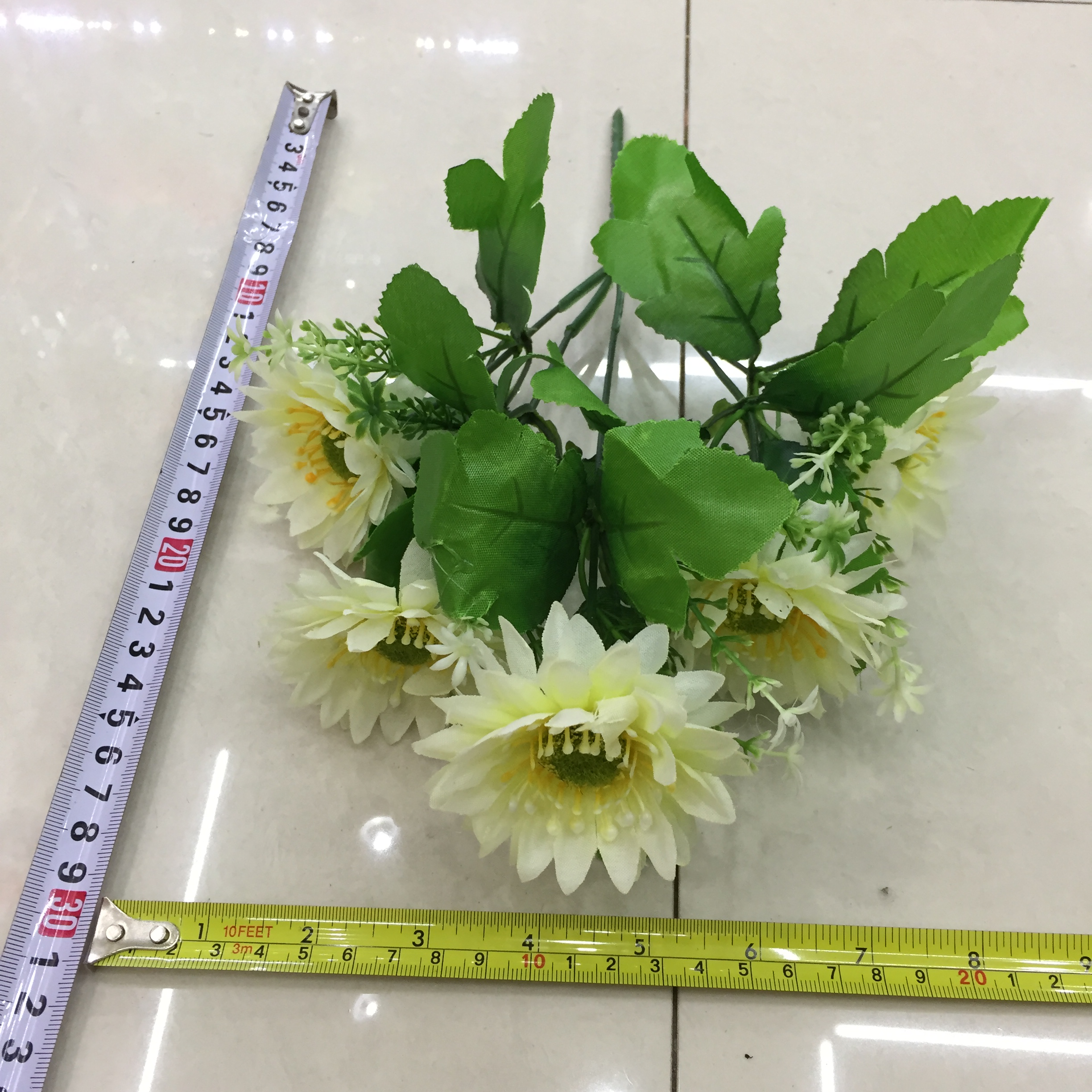 Five-pronged green-tipped chrysanthemum artificial flower details Picture