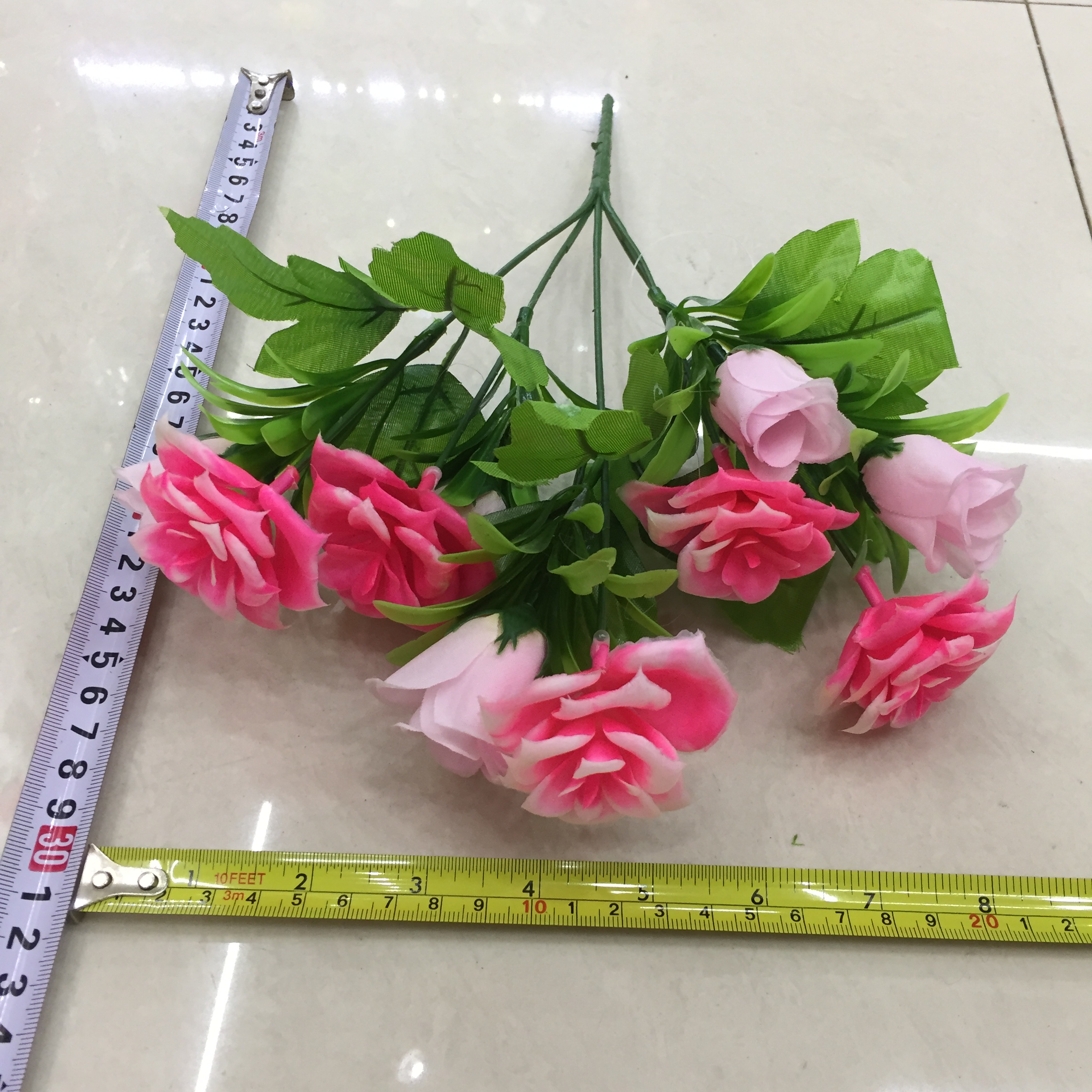 Five plastic rose buds details Picture