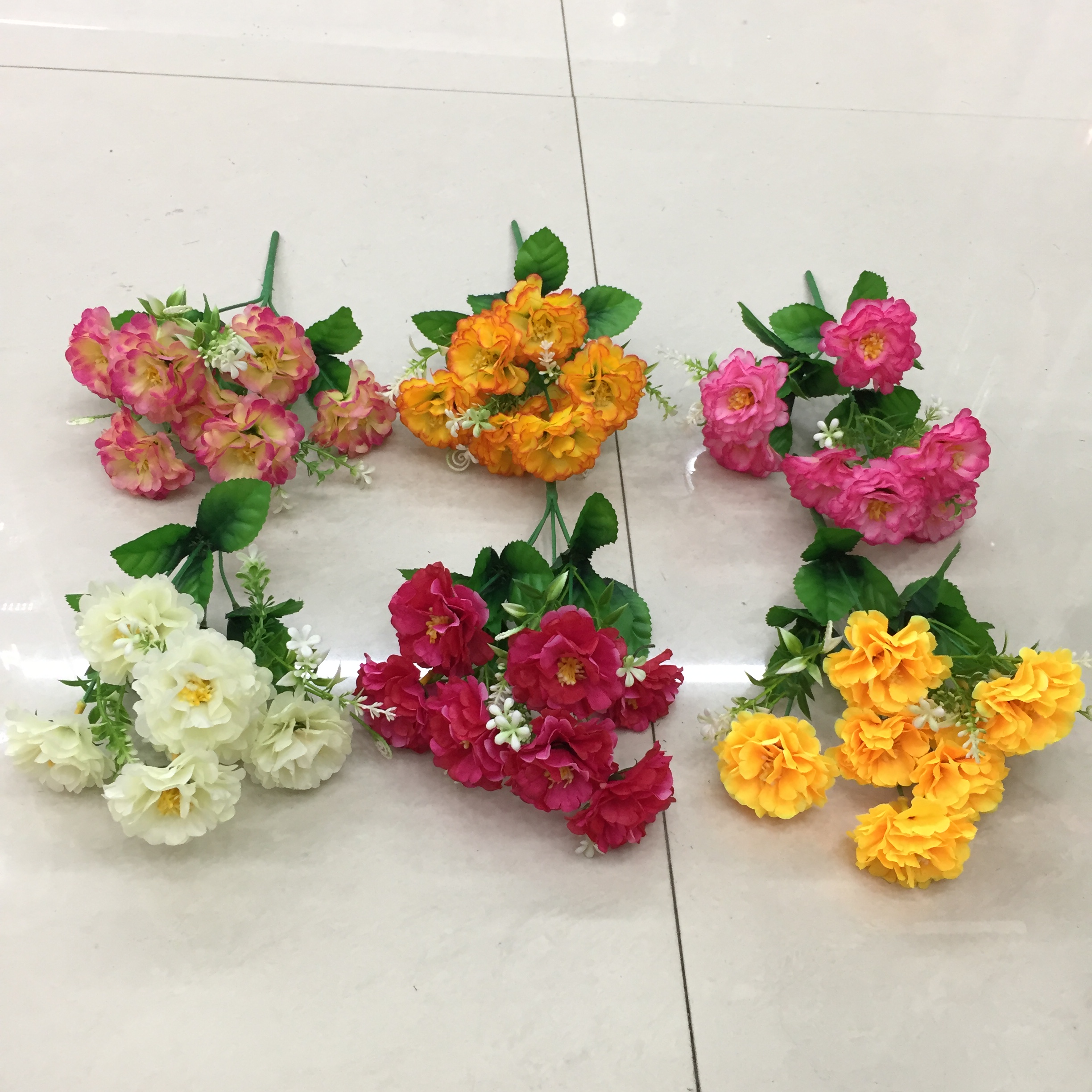 5-pronged 7-head violin heart rose artificial flower Application Scenario