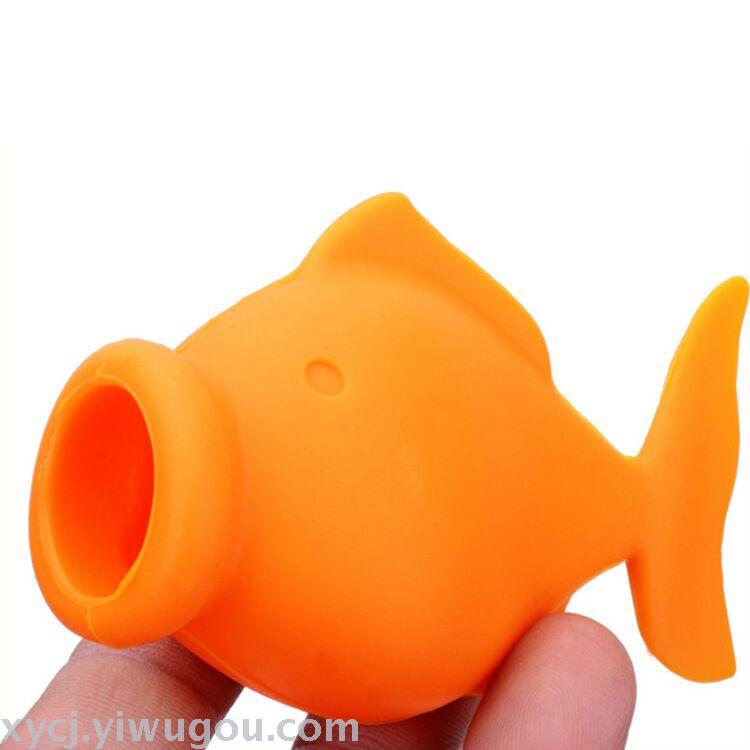 Creative silicone goldfish egg suction device, egg white separator, baking small tool Application Scenario