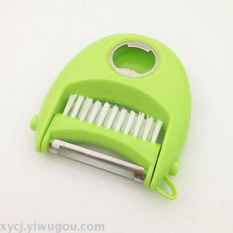 Kitchen multi-functional peeler with scraper and brush Application Scenario