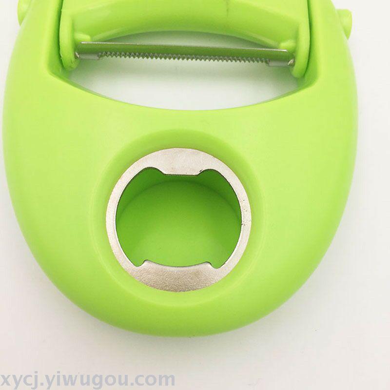 Kitchen multi-functional peeler with scraper and brush Specification image