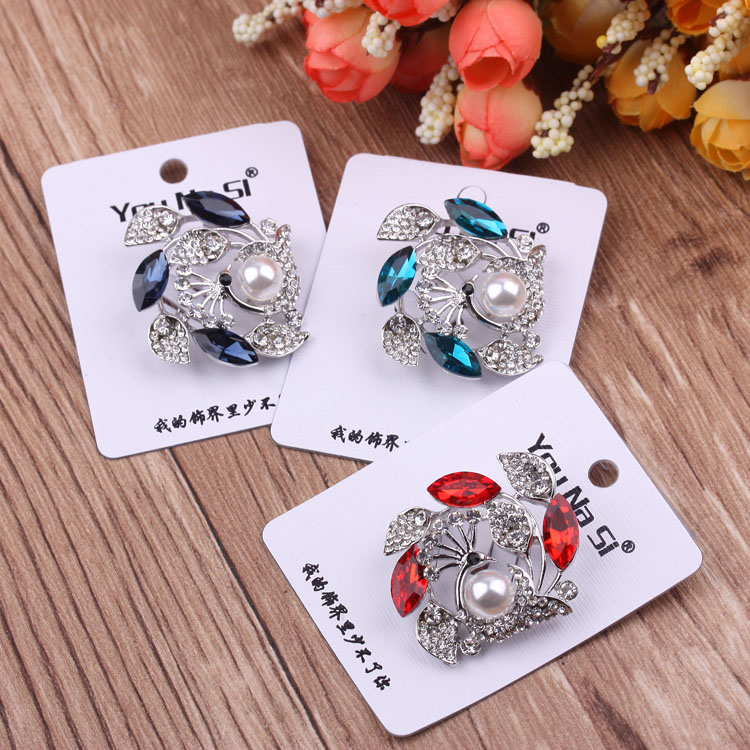 Brooches, pins, retro accessories, ladies' corsages, cute silk scarves, shawls, buttons, 10 yuan, boutique supply details Picture