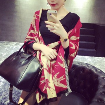 新款秋冬欧美燕子植物羊绒围巾女士百搭保暖披肩两用批发