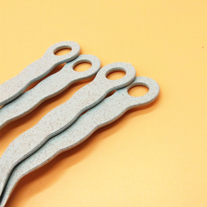 Sunshine Department Store 211 Bag Wheat Fragrance Spoon for household children and babies feeding. The wheat fragrance spoon is heat-insulating, shockproof and scald-proof Application Scenario