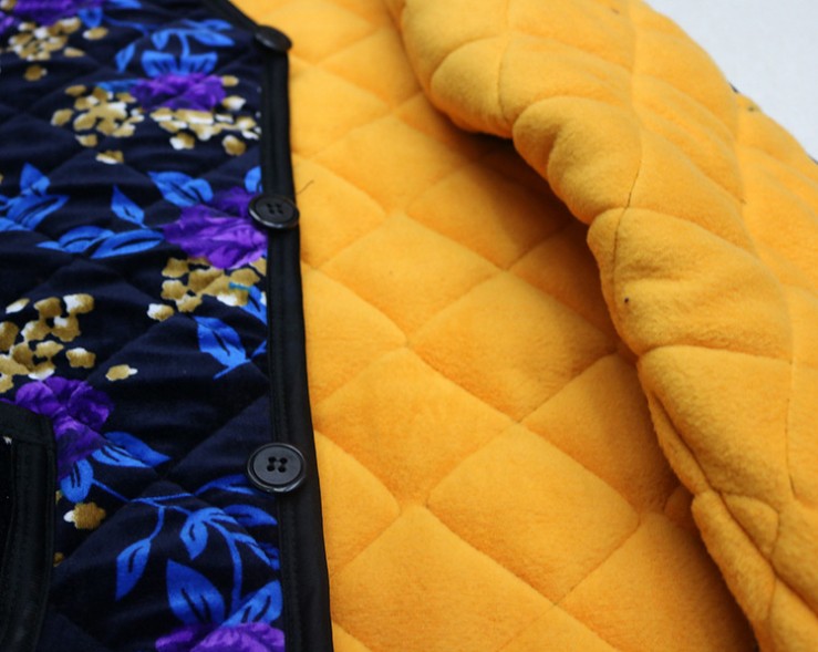 Women's vests for middle-aged and elderly people, double-sided fleece warm vests for women, cotton-padded jackets and vests for mothers Application Scenario