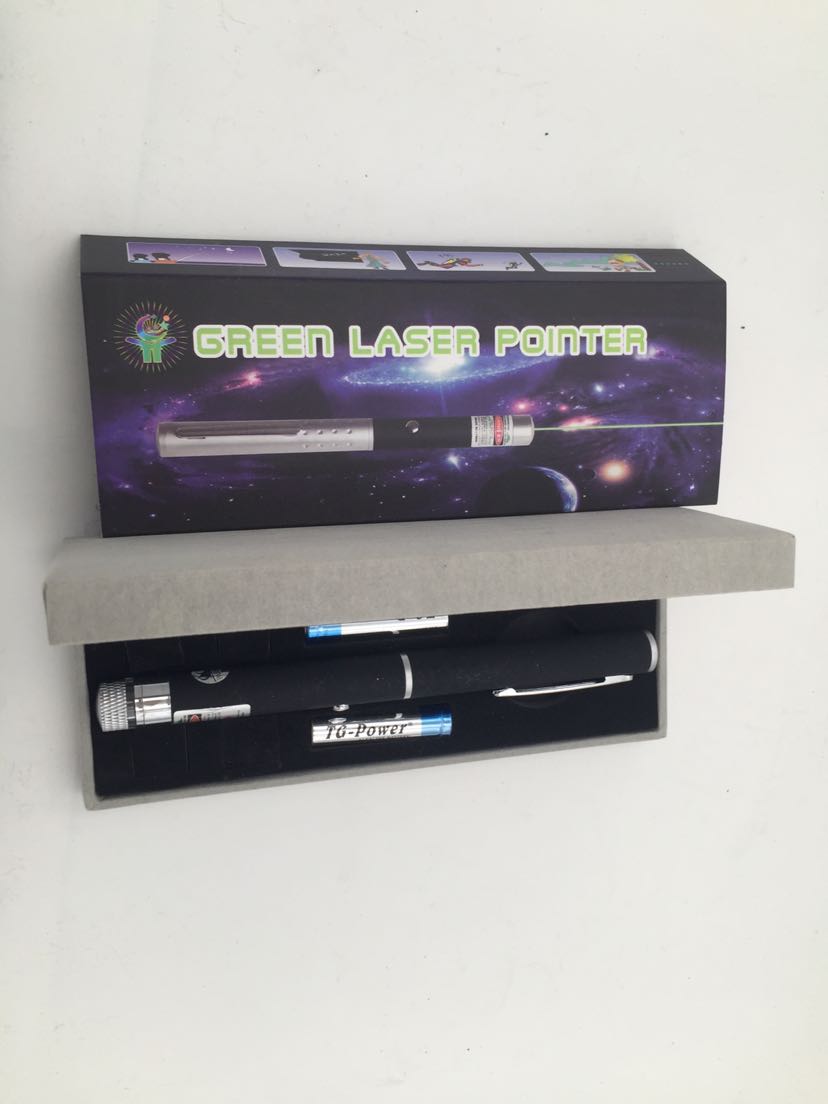 绿光笔带一个头