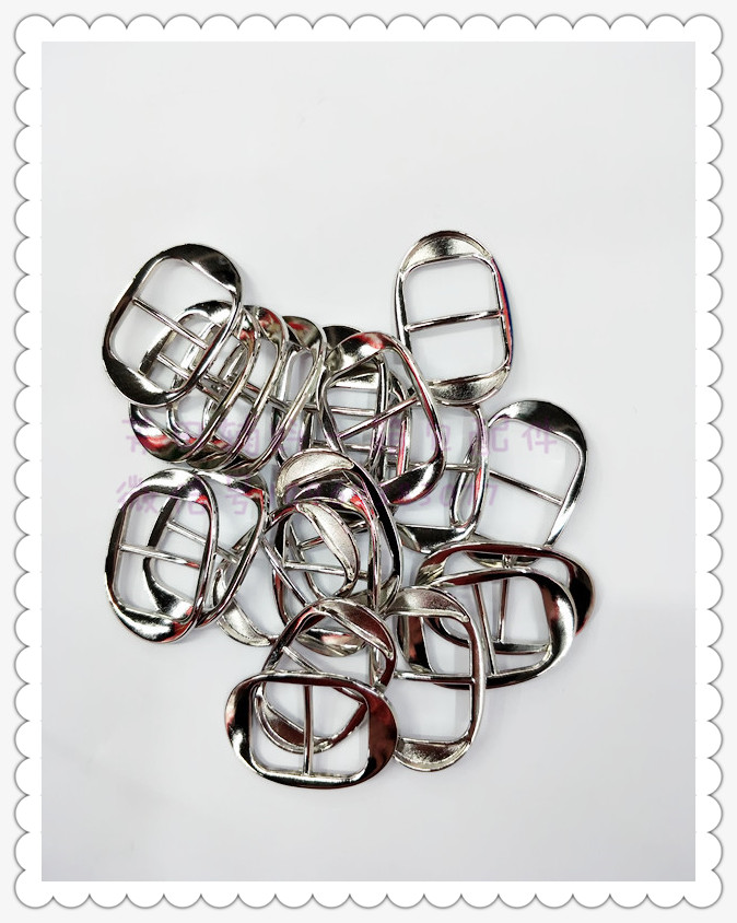 Alloy Japanese character buckle, three-position buckle, decorative buckle Application Scenario