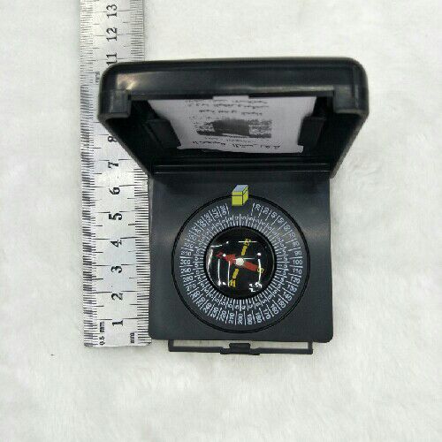 Muslim flip cover with longitude and latitude compass Application Scenario