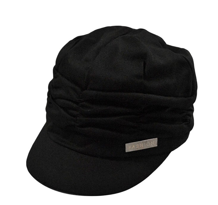 Korean-style casual trendsetter fashion hats, fashionable pleated baseball caps for men and women Application Scenario