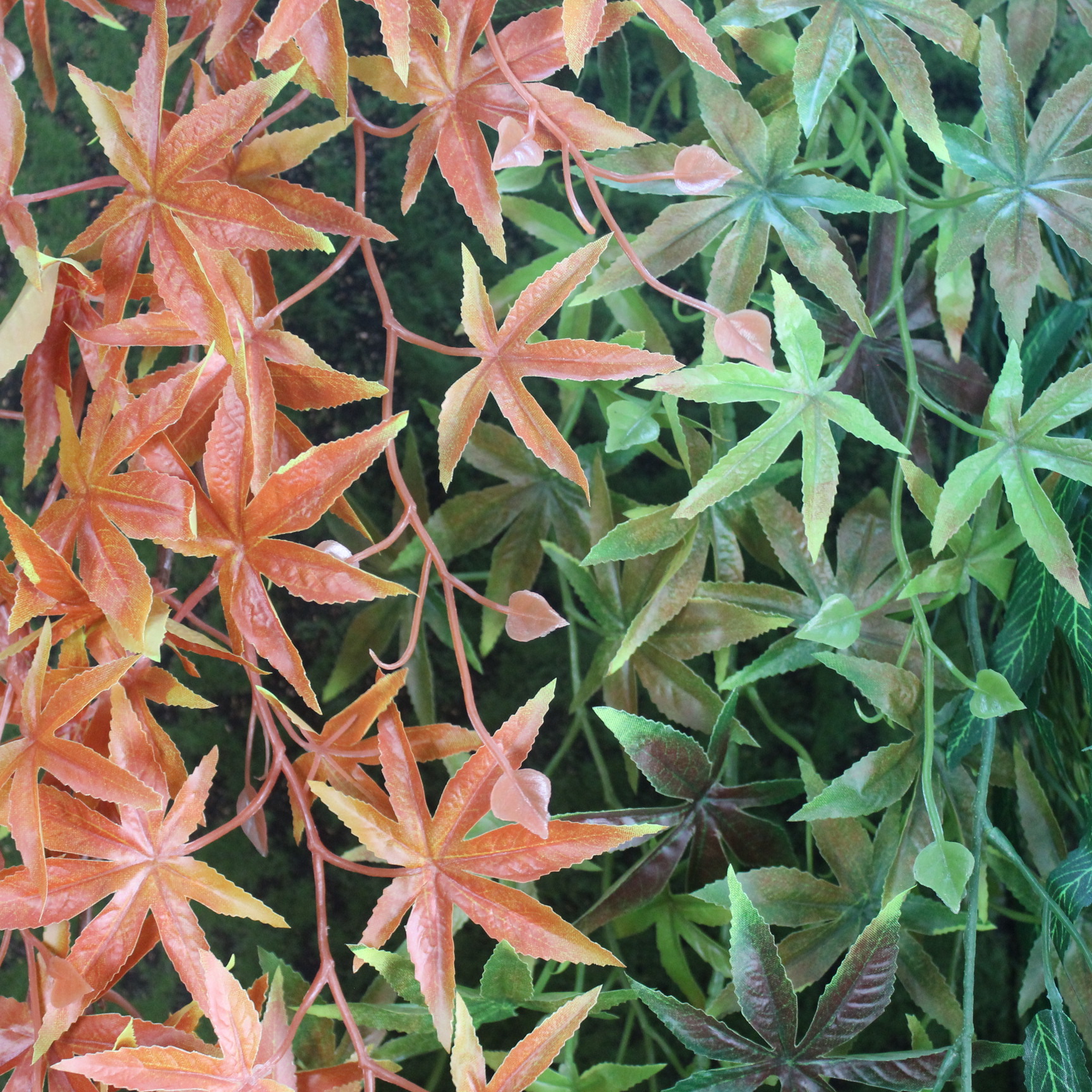 Simulated rubber red maple strips, green maple strips, high-end simulated rubber leaf strips, plastic strips, hand feel, direct sales from the manufacturer of red maple strips Application Scenario