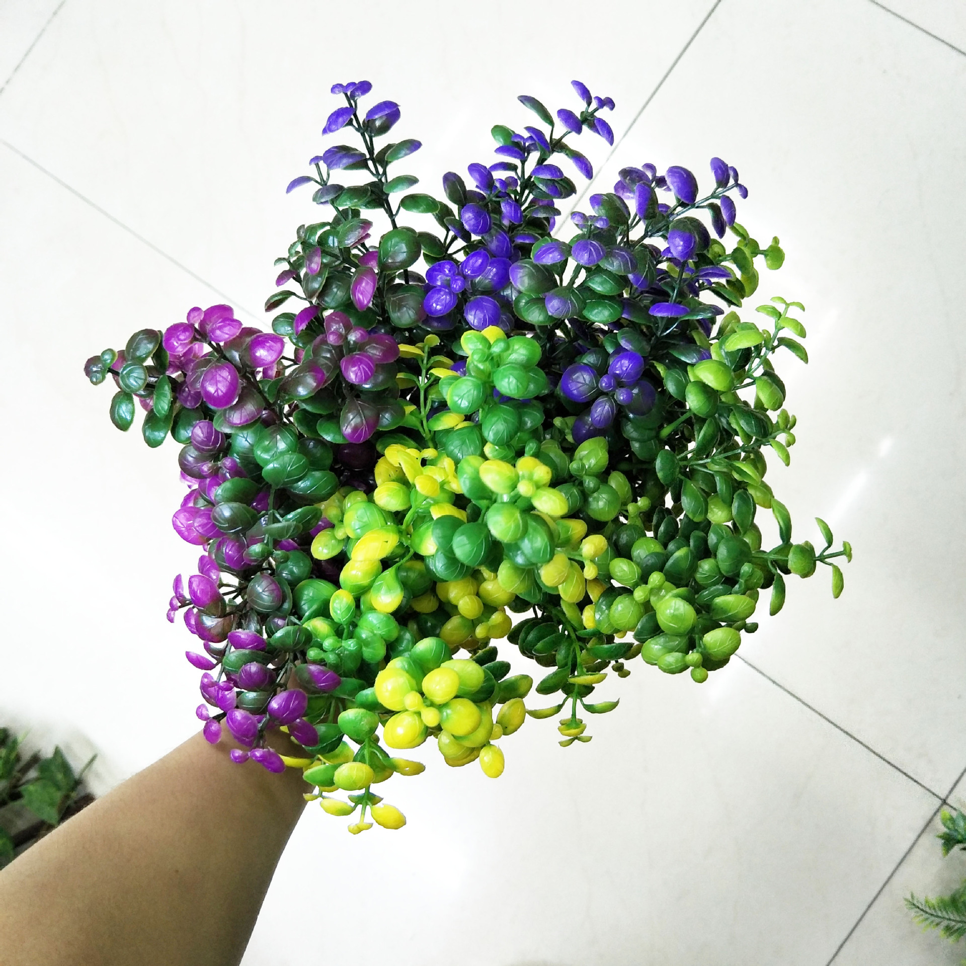 Artificial flowers, artificial lawns, artificial trees, artificial antler leaves, artificial fennel grass, moss grass, artificial Persian grass, artificial bean sprout grass, artificial plants Application Scenario