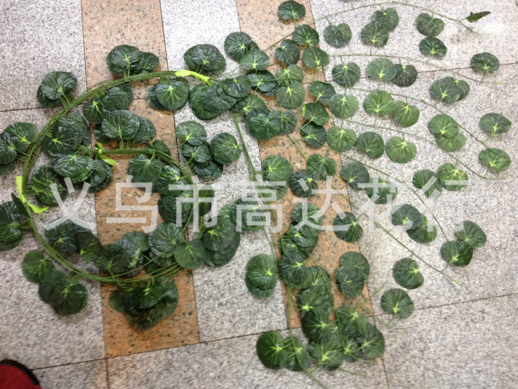Artificial red maple leaf vine, ivy decorative vine, grape leaf vine manufacturer, ten-thousand-year green leaf vine Specification image