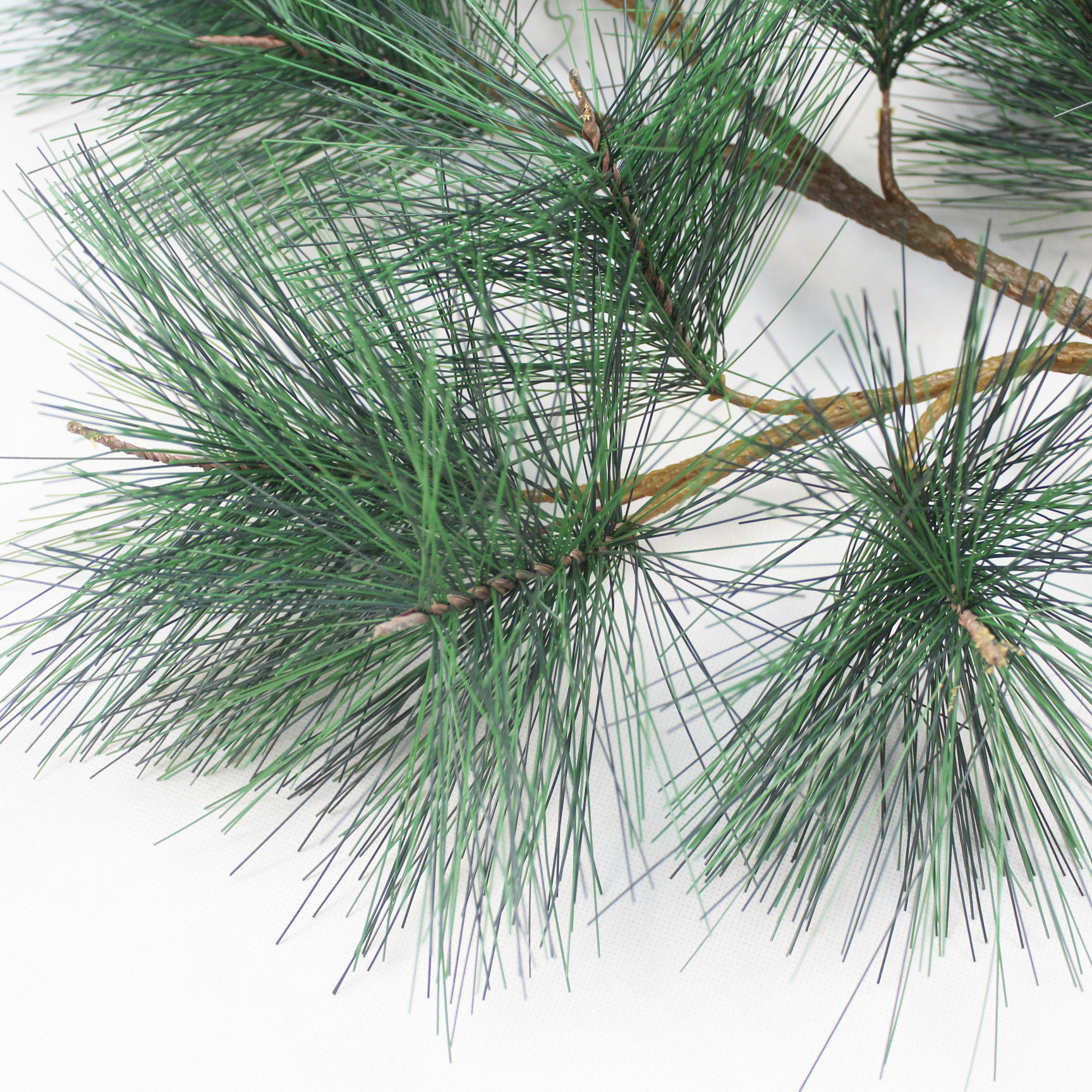 Artificial pine branches, artificial pine branches, signal towers, Christmas trees, artificial tree branches, decorative vines, Yiwu manufacturers Application Scenario