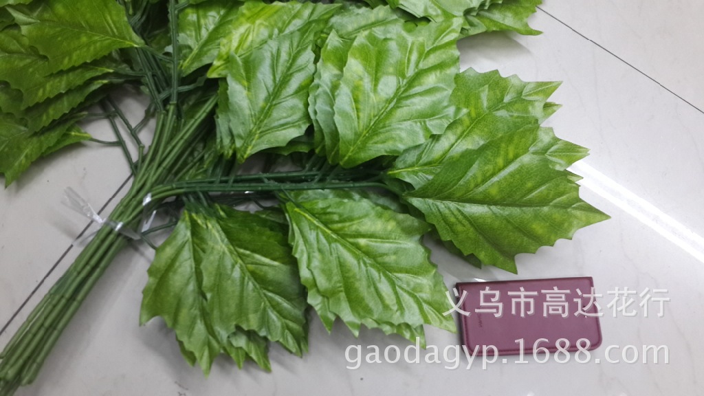 Artificial flowers, artificial lawns, artificial trees, artificial torch leaves, artificial artificial leaves, artificial garden decorative leaves, artificial prop leaves, plastic leaves Application Scenario