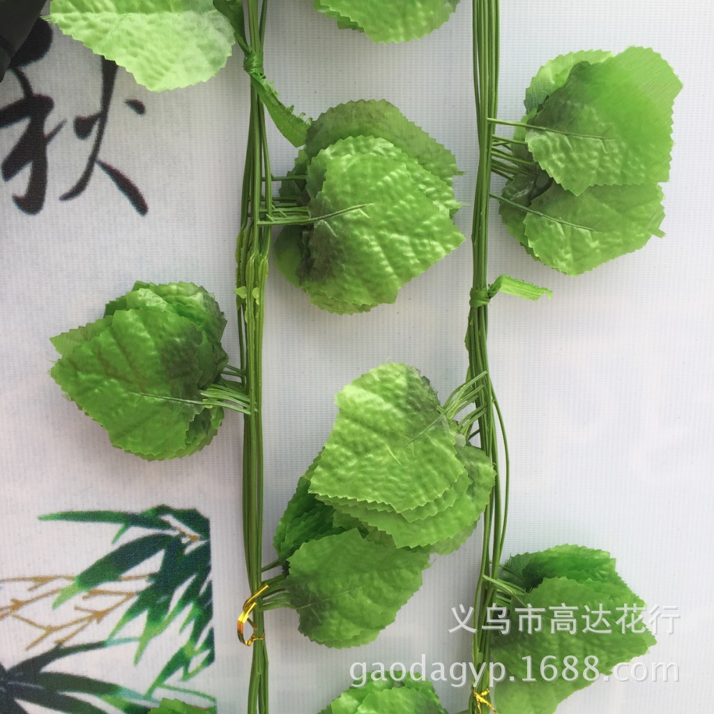 Artificial flowers, artificial lawns, artificial trees, artificial flowers, artificial lawns, artificial trees, no falling leaves, 20 large grape leaves, artificial vines, artificial grape leaves, silk fabric vines, artificial grapevines Application Scenario