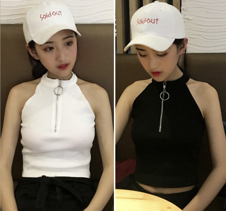 A short women's dress with a crop top that exposes the navel and slimming figure, featuring a circular decoration and zipper, is a student base sleeveless vest