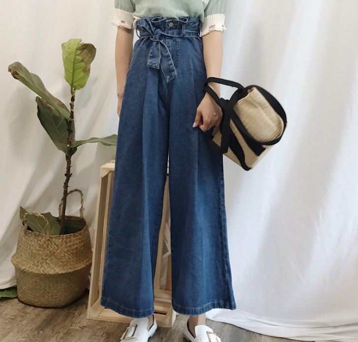 High-waisted flower bud lace-up dark jeans, wide-leg loose nine-inch pants, trendy pants details Picture