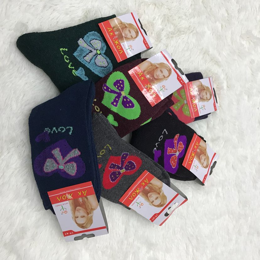 Women's autumn and winter rabbit wool socks for street vendors, thickened and warm with loops and fleece, Korean version deodorizing and sweat-absorbing mid-calf socks for women