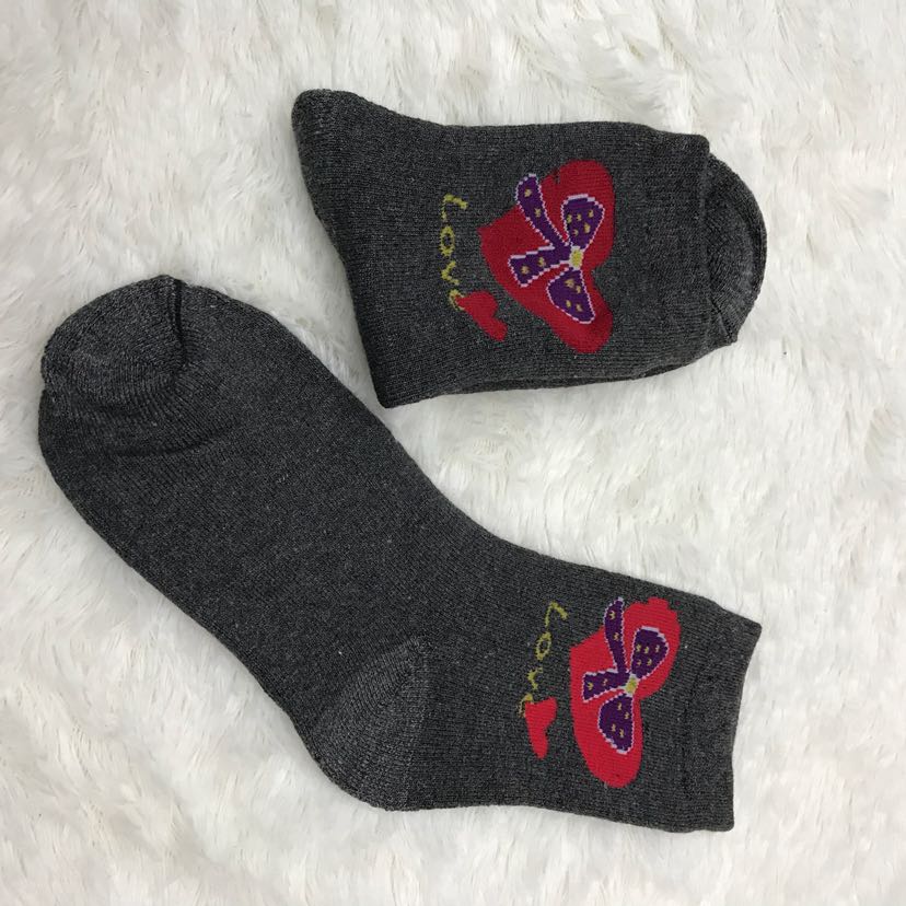 Women's autumn and winter rabbit wool socks for street vendors, thickened and warm with loops and fleece, Korean version deodorizing and sweat-absorbing mid-calf socks for women Application Scenario