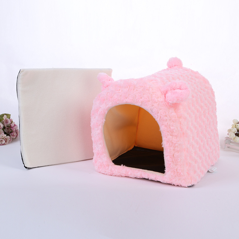 Wholesale of three-piece set of breathable dog beds and dog pads for cute pet piggy and dog houses Specification image