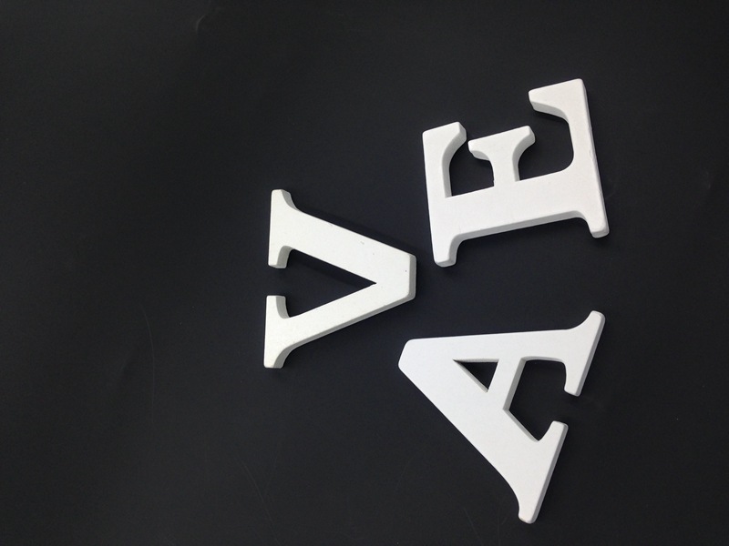 Simple creative props Taobao hot selling new letter wedding decorative wood products handicraft manufacturers customized wholesale
