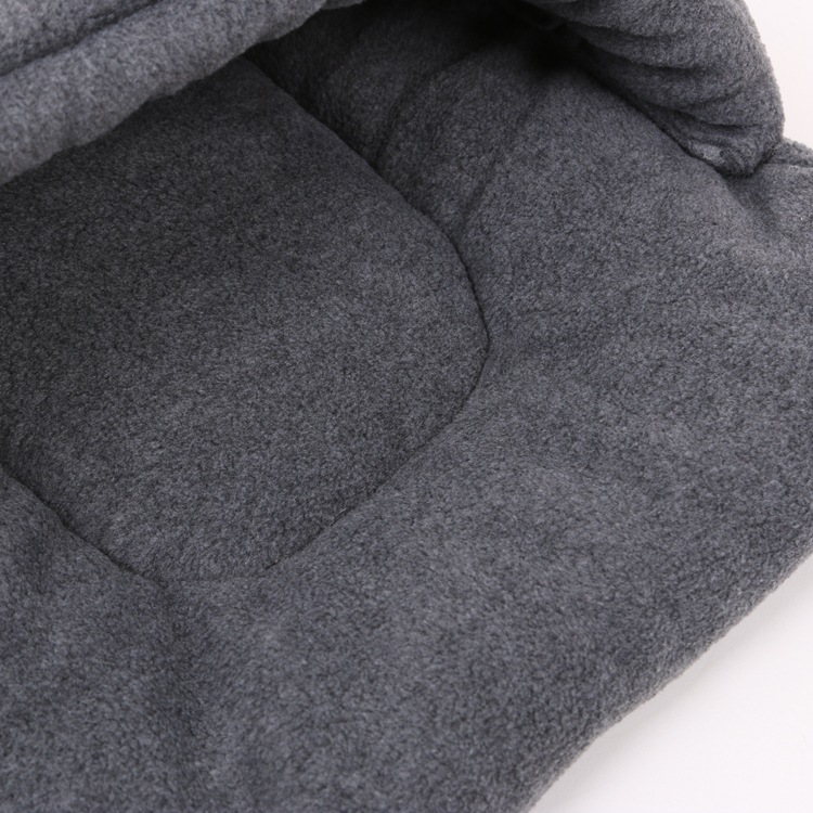 Amazon is selling hot and in-stock slip-shaped pet bed MATS, pet supplies, and dog pet bed MATS Application Scenario