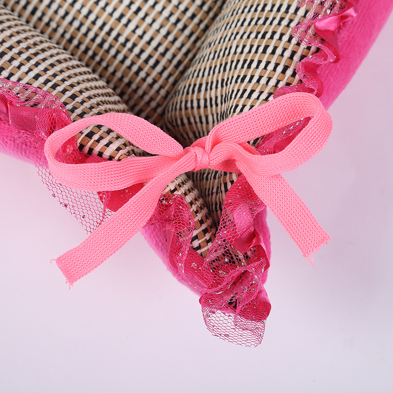 Factory direct sales of pet beds, dog and cat beds, two-sided bow seat cushions, wholesale of pet dog supplies Application Scenario