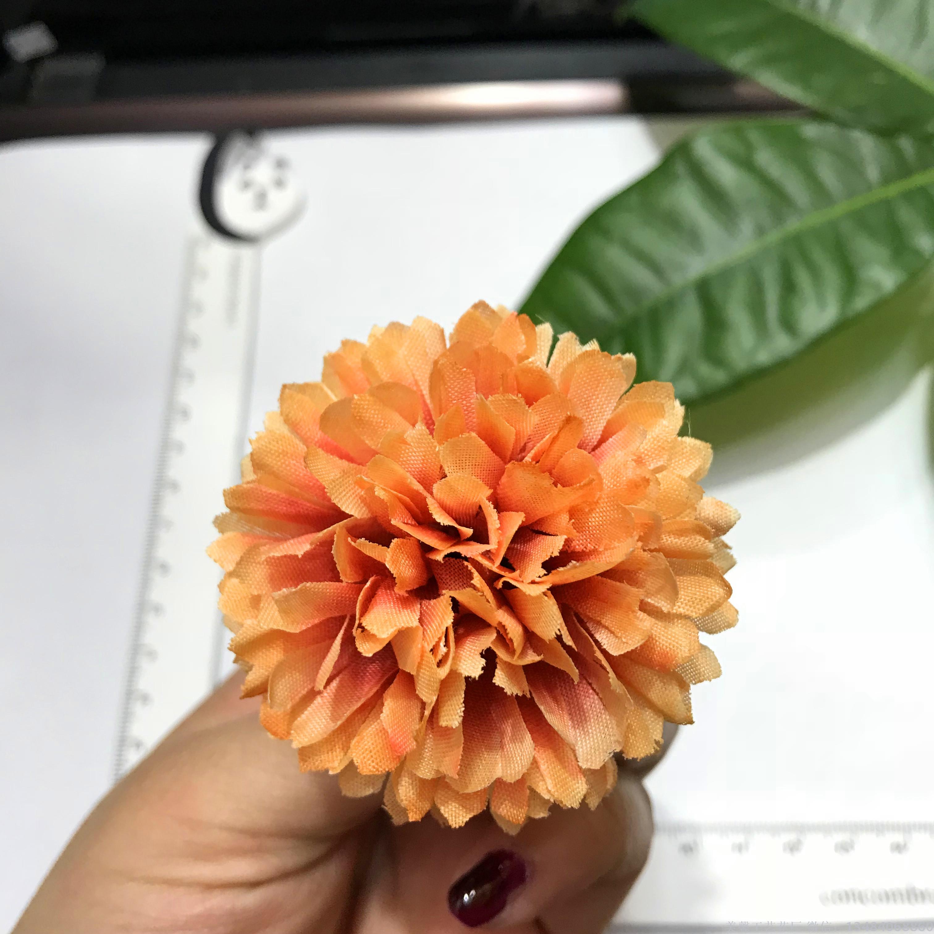 Artificial chrysanthemum flowers, artificial flower heads, and headwear flowers Application Scenario