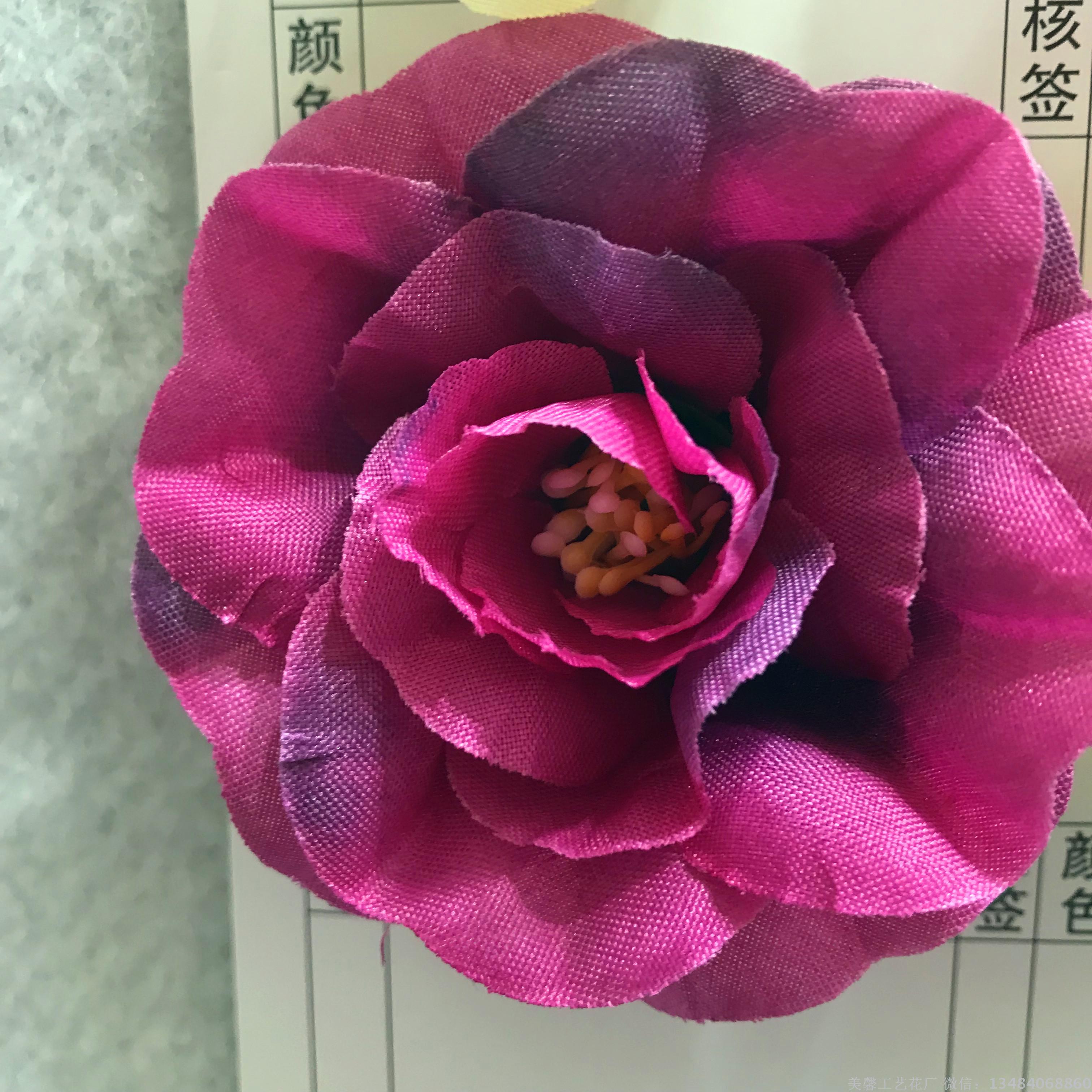 Artificial flower craftsmanship: flower heads, silk flowers, artificial flowers, lute hearts, and rose flowers details Picture
