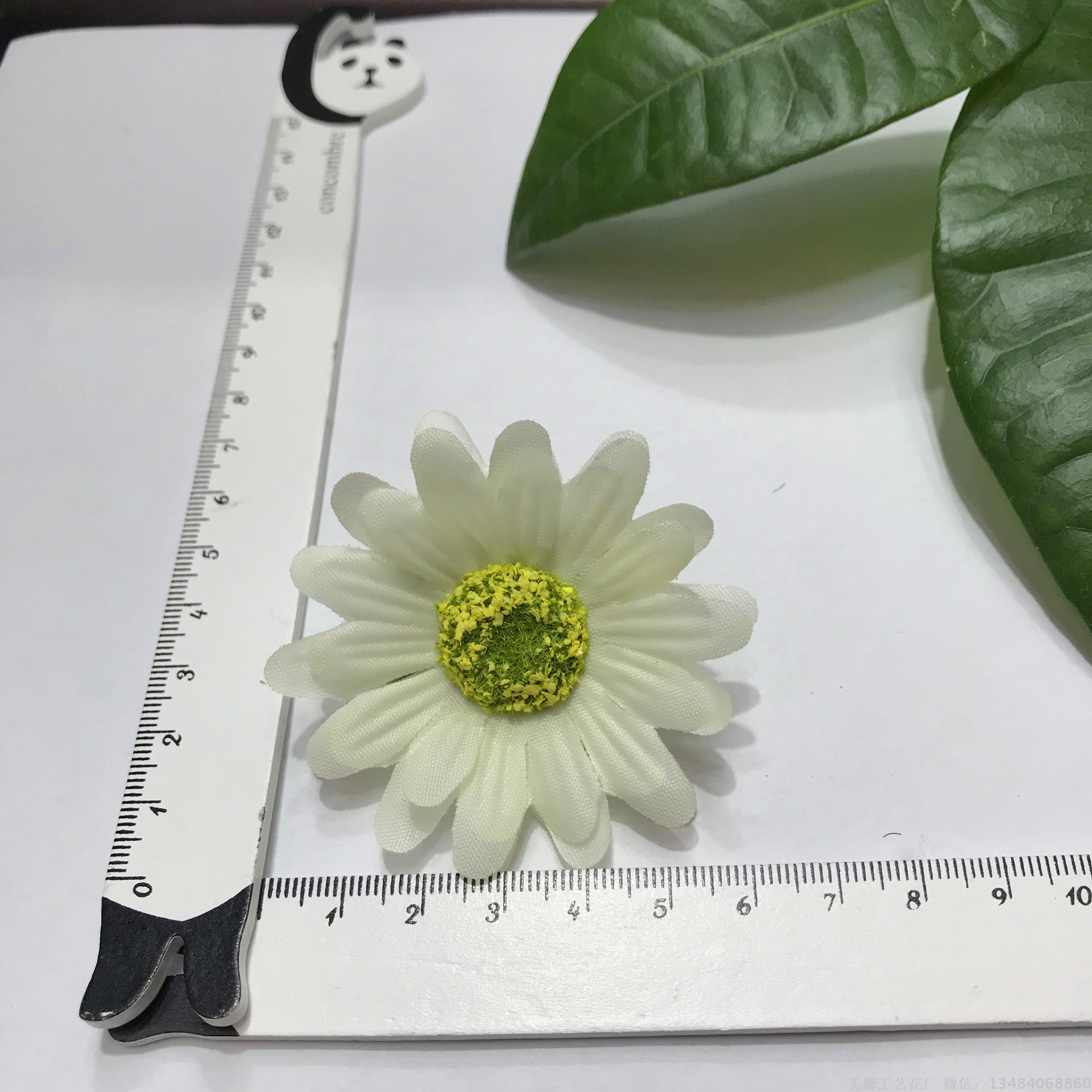 Simulated flower craft, small sun flower head, chrysanthemum flower, silk fabric, silk flower details Picture
