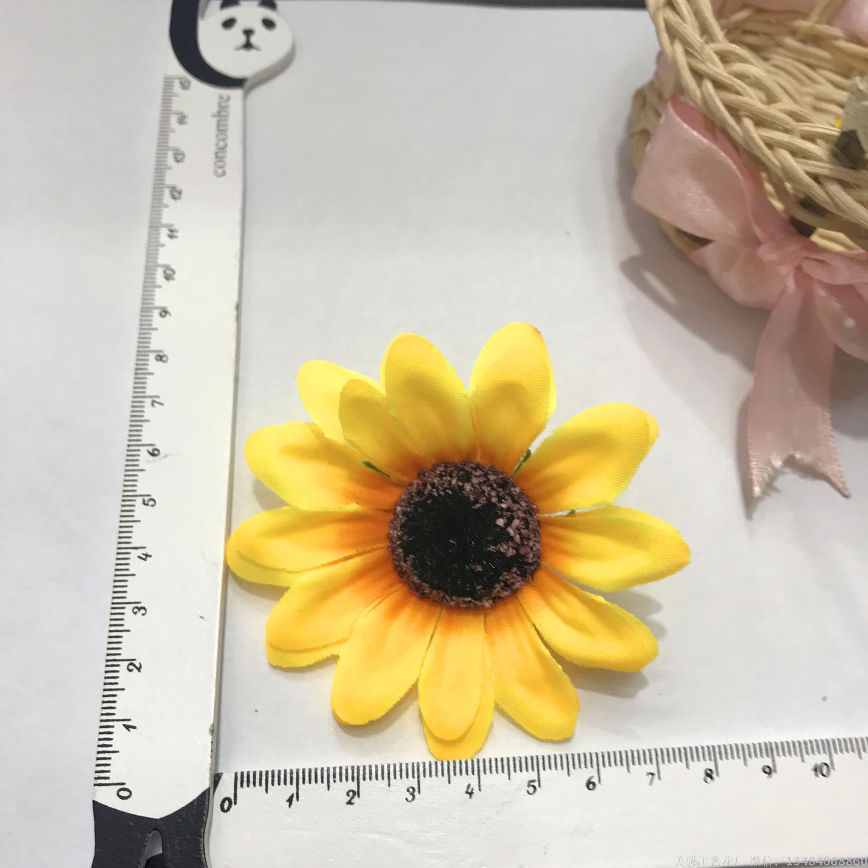 Small sun flower simulation chrysanthemum artificial flower head accessories and accessories details Picture