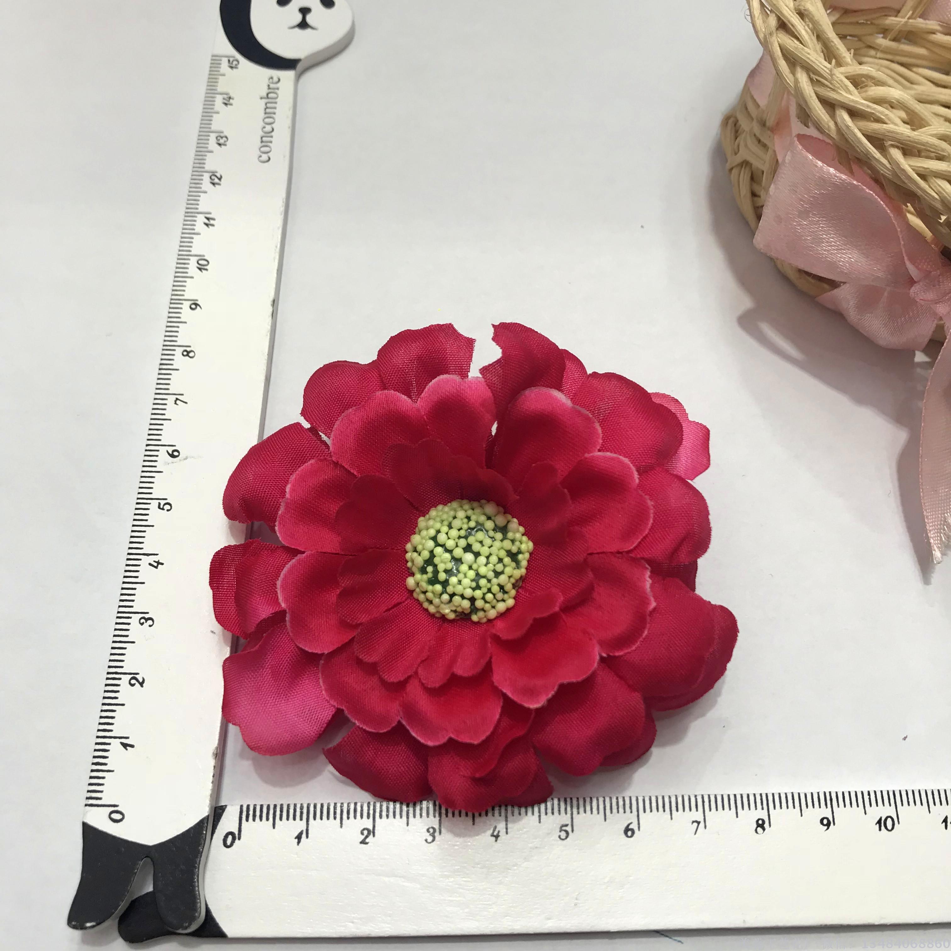 Artificial chrysanthemum flowers, handcrafted night-blooming cereus heads, artificial flowers, silk flowers details Picture