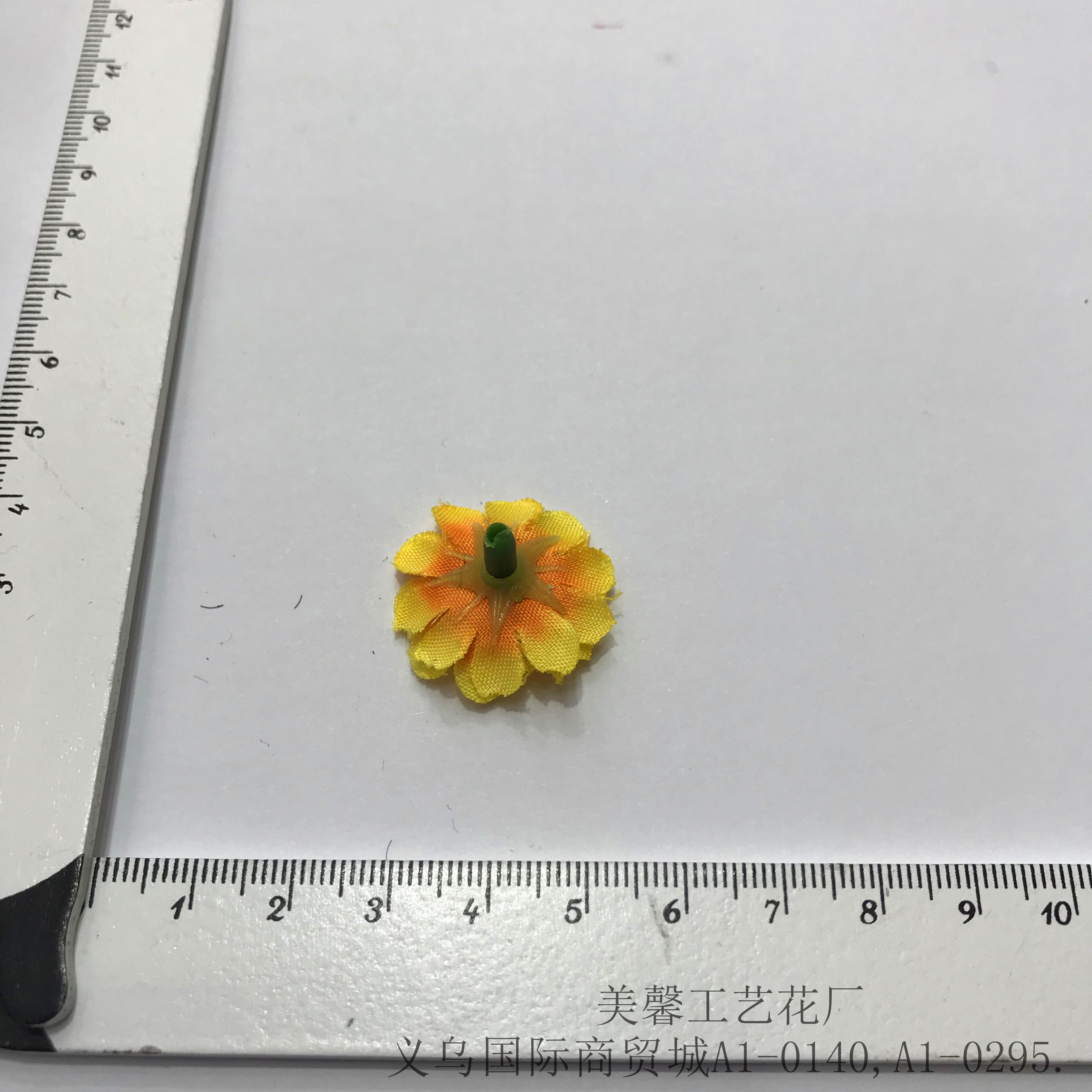 Simulated small sun chrysanthemum flower, small sunflower flower head craft silk fabric artificial flower head accessories and supplies Application Scenario