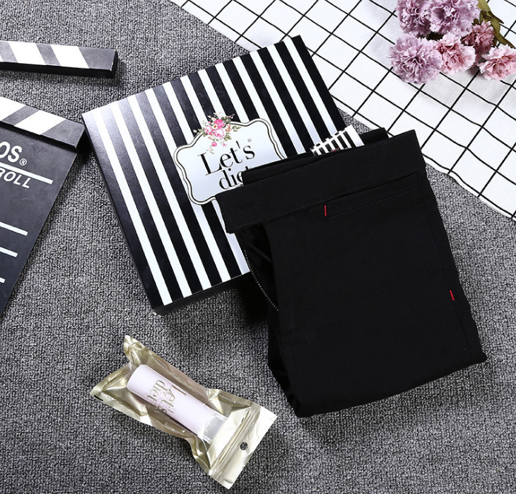 The two-button magic pants and slimming leggings from lets diet in South Korea are selling well in spring and summer details Picture