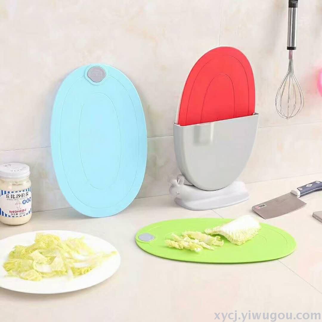 The multi-functional classified cutting board is a great helper for cleaning and keeping the kitchen sterile. Snail cutting board