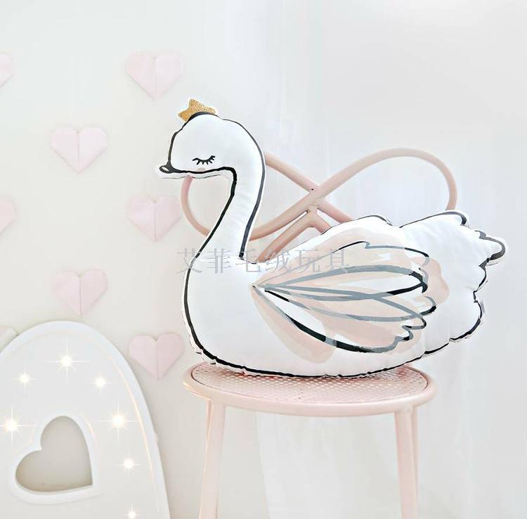 An Instagram hit, fresh and cute swan girl wishing bottle, throw pillow, plush toy Application Scenario