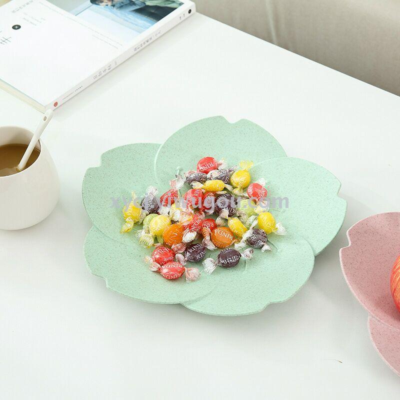 Wheat straw stem lotus-shaped fruit plate, dried fruit plate, festive fruit plate, candy and snack storage basin, coffee table, vegetable and fruit basin Application Scenario