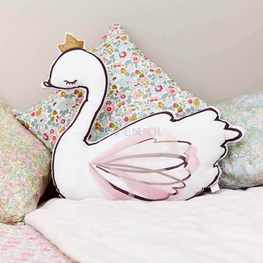 An Instagram hit, fresh and cute swan girl wishing bottle, throw pillow, plush toy