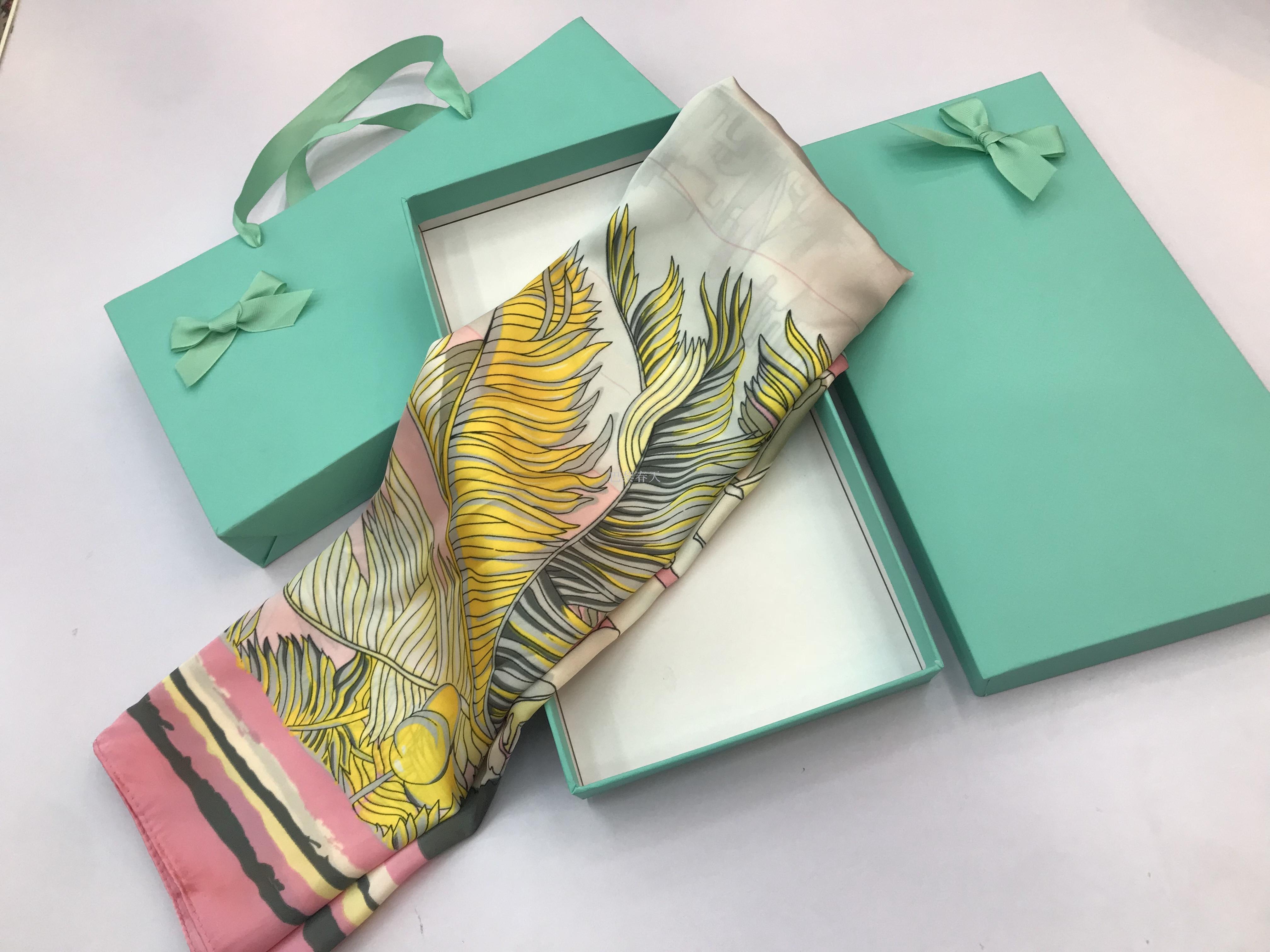 Yiwu shopping union Retail Holiday gift box Set 90 silk scarves + high-grade gift box Mother's Day teacher's Day