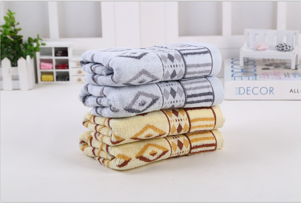 All-cotton diamond-shaped children's face towel for washing the face
