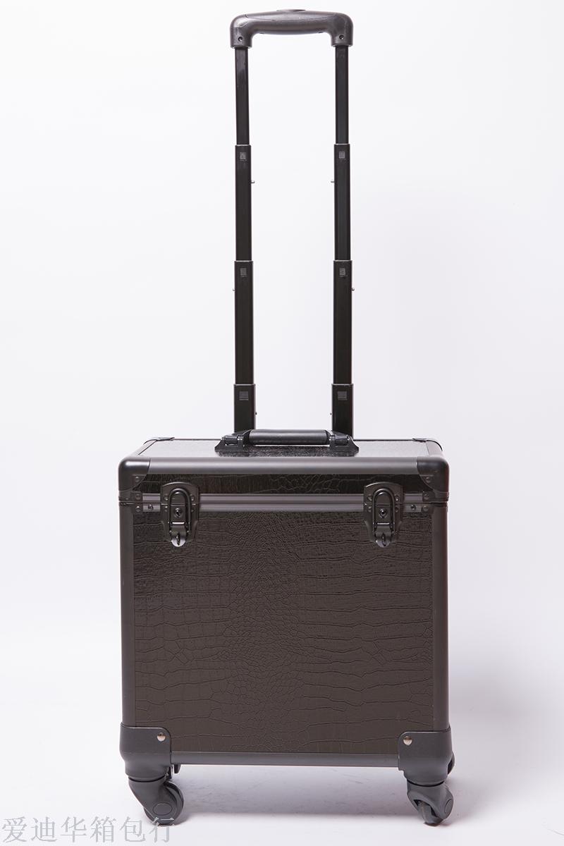A professional hairdressing toolbox for hair salons, a hand-held suitcase for barbers with a large capacity and multiple functions