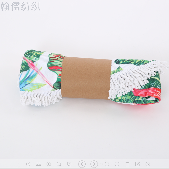 Summer-themed flamingo cool beach towel, tassel round beach towel Application Scenario