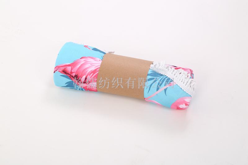 Seaside printed flamingo beach towel, super light round beach mat, seaside beach shawl Application Scenario