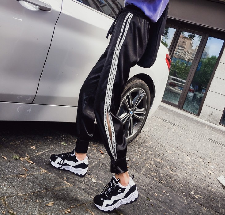 Purple sportswear pants for women, hip-hop, Korean style, trendy students, loose, Harajuku bf Hong Kong-style pants, super popular on Instagram details Picture